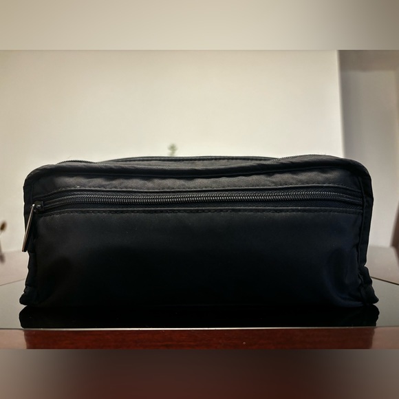 Sale🔥Authentic Giorgio Armani Pouch Bag - Picture 3 of 4